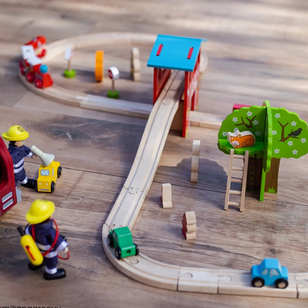 fire_station_train_set_3.webp Hot Fire Station Train Set Gifts For 5 Yr Olds | Toys For 4 Year Olds