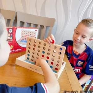Online Four in a Row Traditional Wooden Games