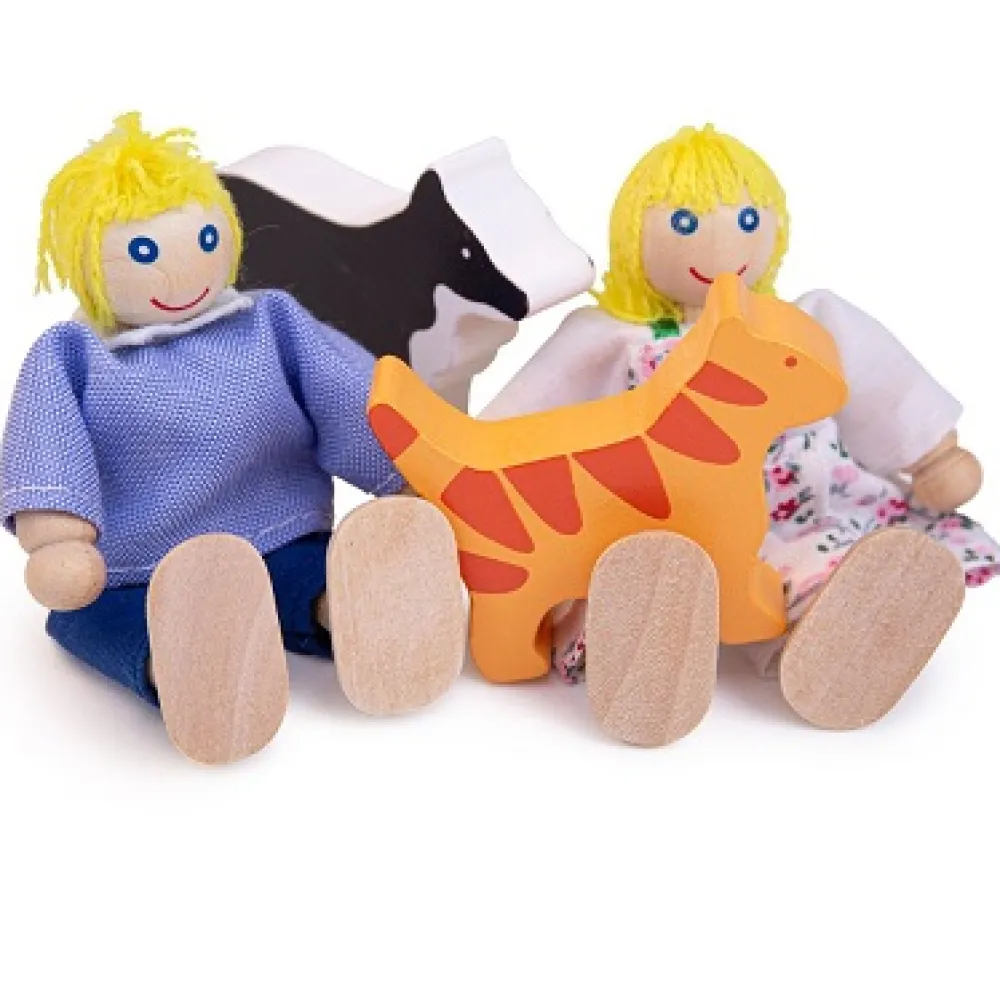 heritage_playset_doll_fam_3.webp Fashion Heritage Playset Doll Family Wooden Doll’s Houses