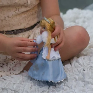 Outlet Snow Queen Lottie Dolls | Wooden Toy Castles And Pirate Toys